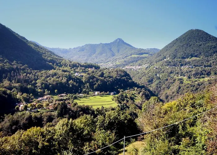 아파트 The Balcony On The *