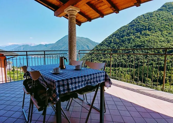 The Balcony On The Lake Dizzasco