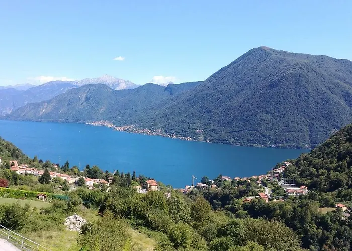 The Balcony On The Lake Dizzasco